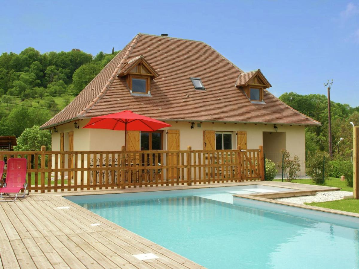 Modern Holiday Home With Private Pool Loubressac Екстериор снимка