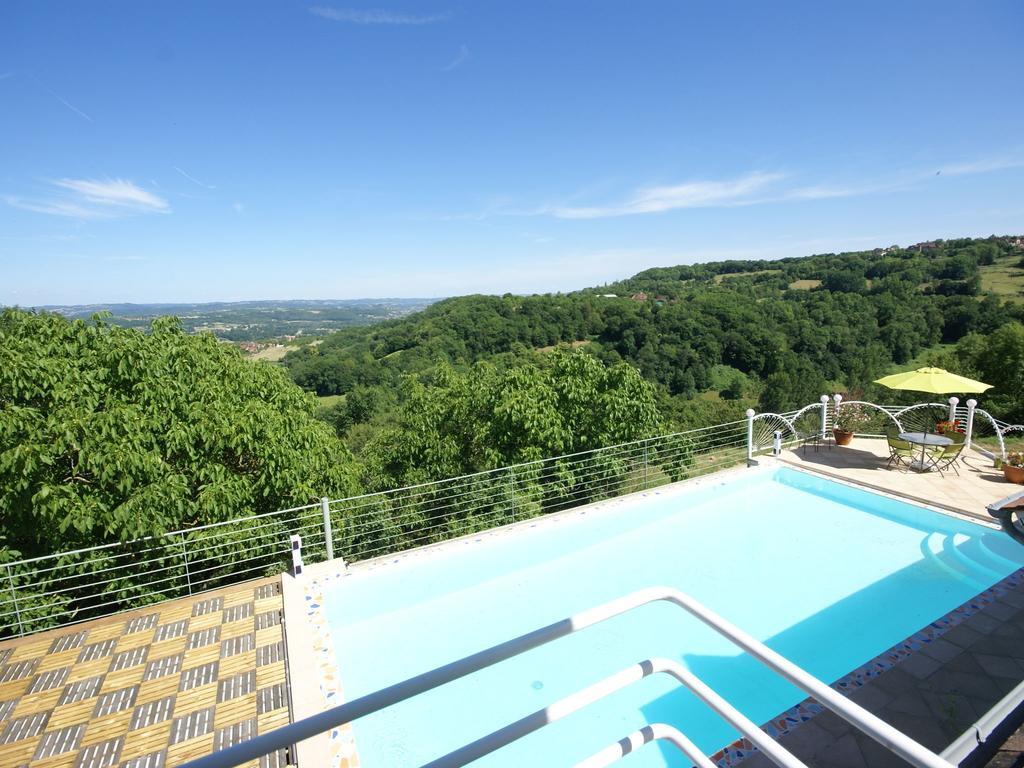 Modern Holiday Home With Private Pool Loubressac Стая снимка
