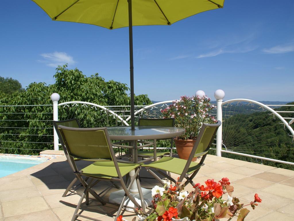 Modern Holiday Home With Private Pool Loubressac Стая снимка