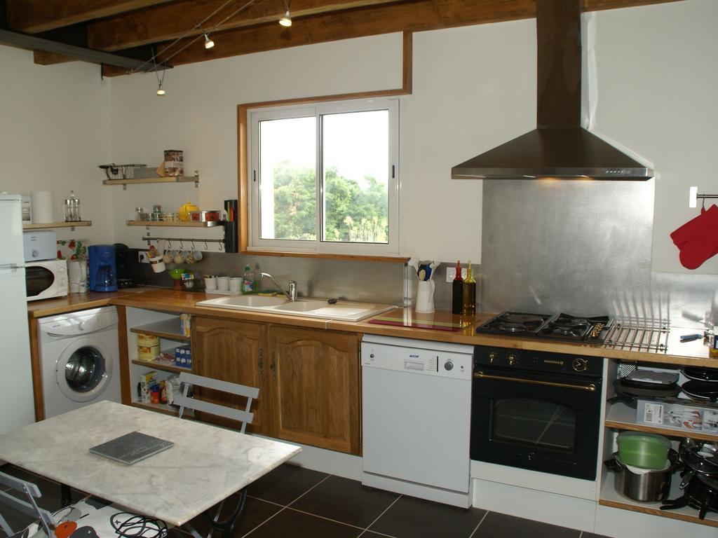 Modern Holiday Home With Private Pool Loubressac Екстериор снимка