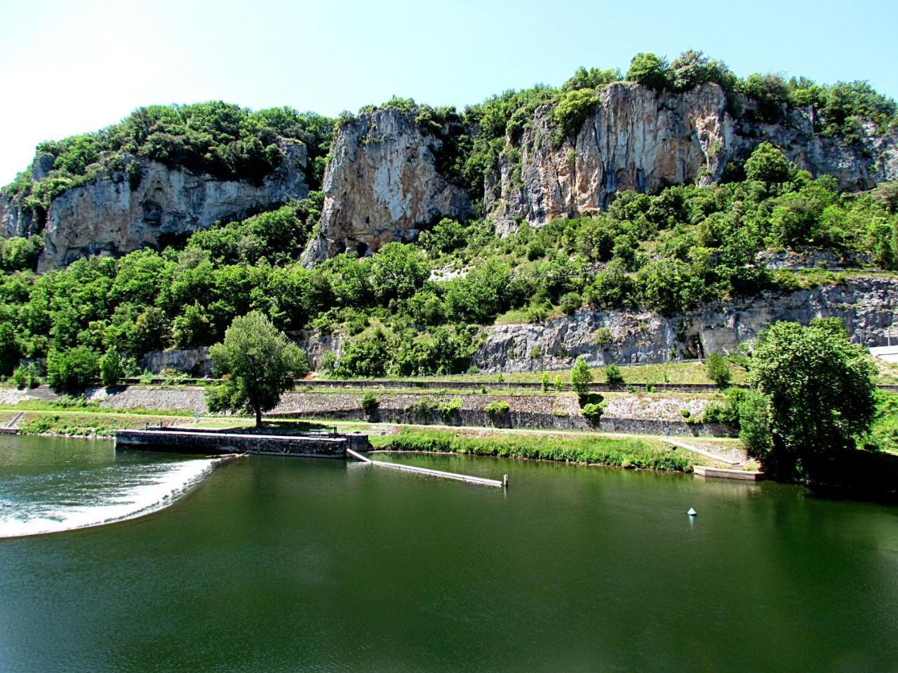 Modern Holiday Home With Private Pool Loubressac Екстериор снимка